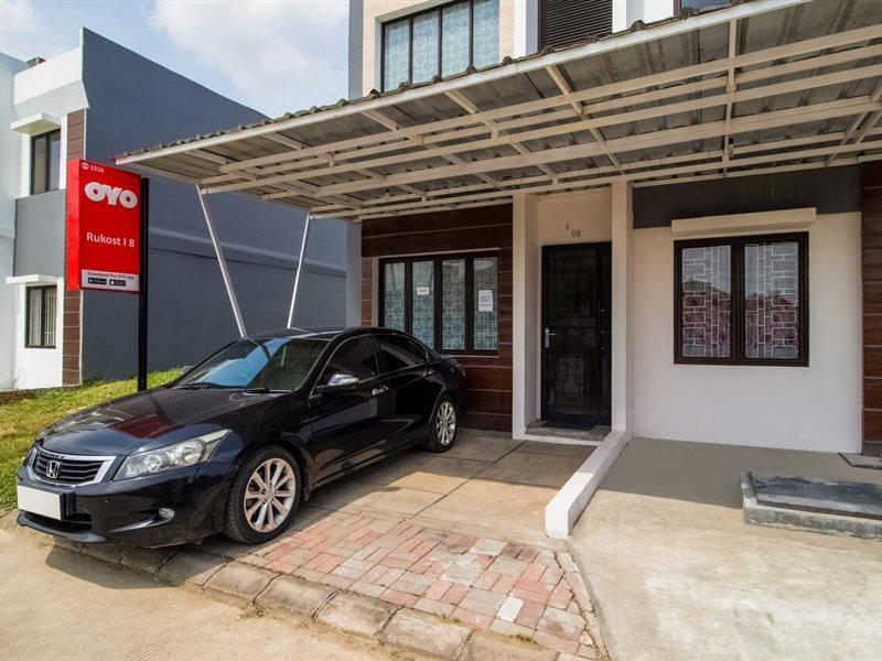 فندق Oyo 3256 Rukost I8 كراوانغ المظهر الخارجي الصورة